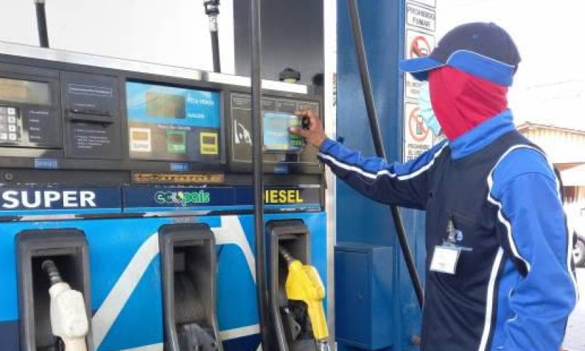 En Ecuador los precios de las gasolinas Ecopaís y Extra, así como del diésel, están congelados desde el año pasado.
