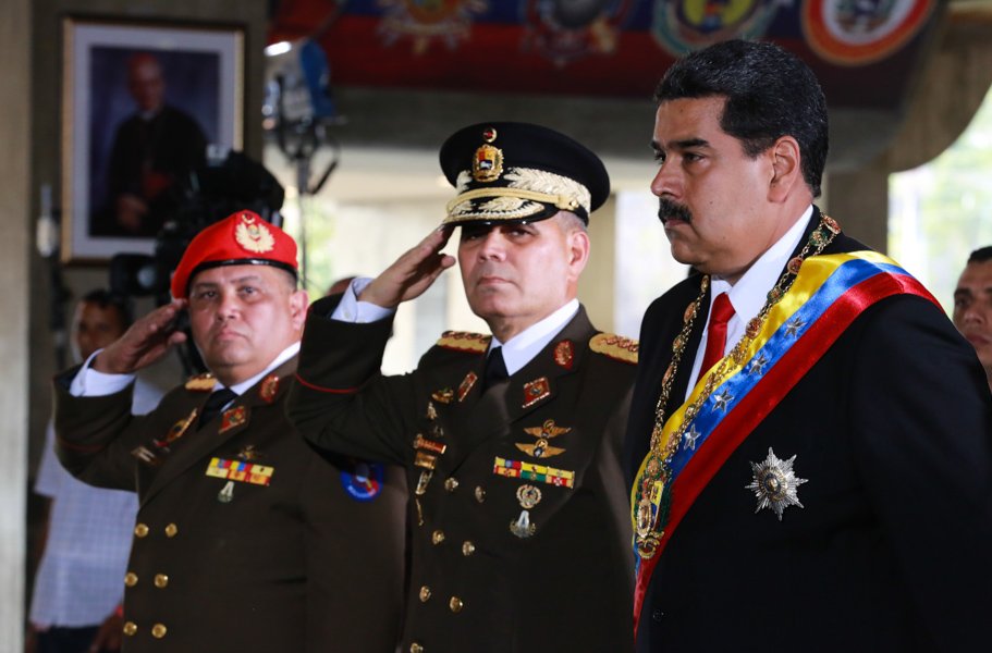 Maduro anuncia detención de militares por "conspiración"