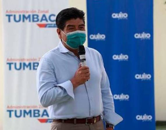 El alcalde de Quito insiste en que él no debe dejar su puesto.