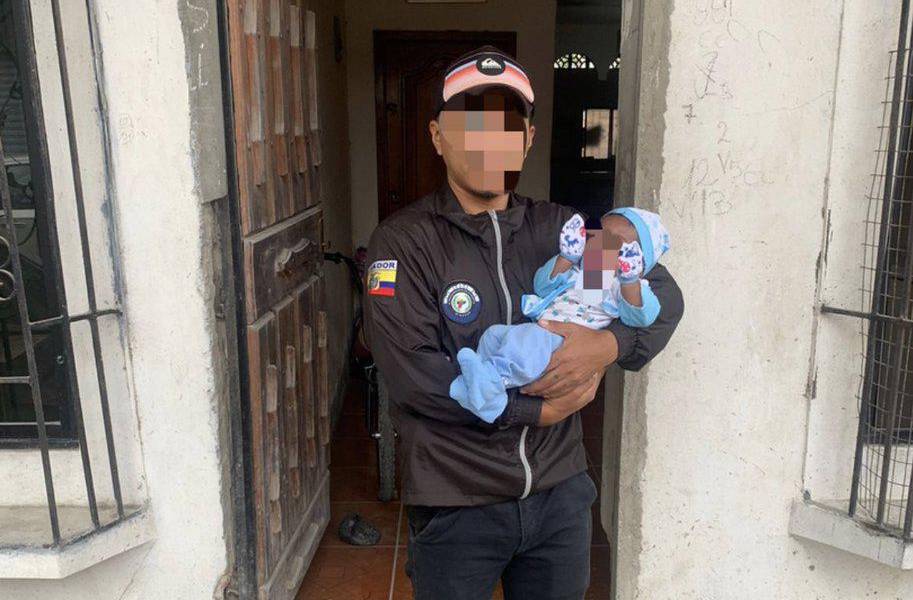 Bebé de 3 meses, desaparecido en Esmeraldas, fue localizado por la Policía Nacional