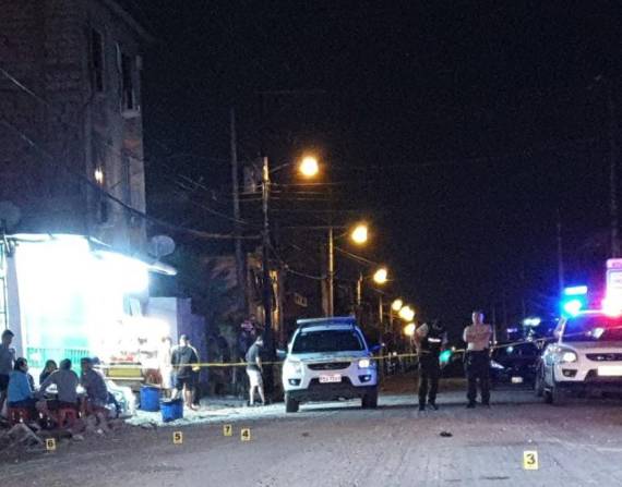 Explosivo detonó al pie de una casa en el Suburbio de Guayaquil