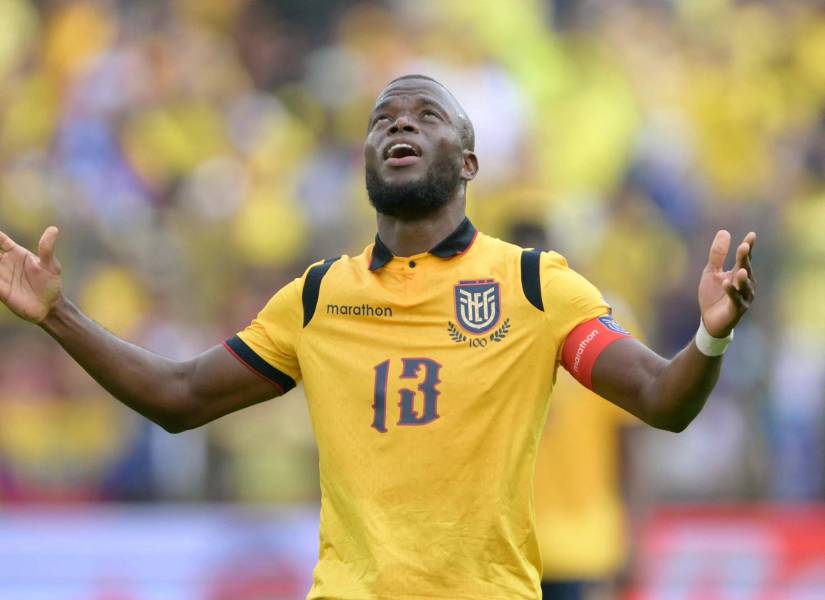 Enner Valencia celebra un gol con la selección de Ecuador por las Eliminatorias Sudamericanas Mundial 2026