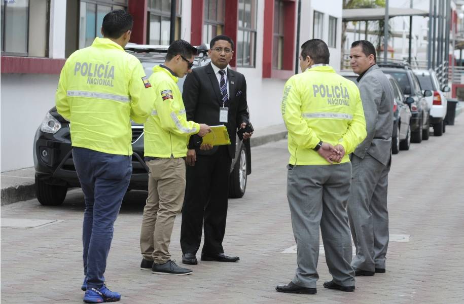 Defensa de docente acusado de violación cuestiona retraso en toma de versiones