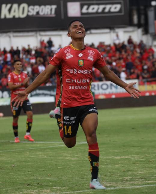 Deportivo Cuenca clasificó a la Copa Sudamericana 2026, tras golear a Emelec.