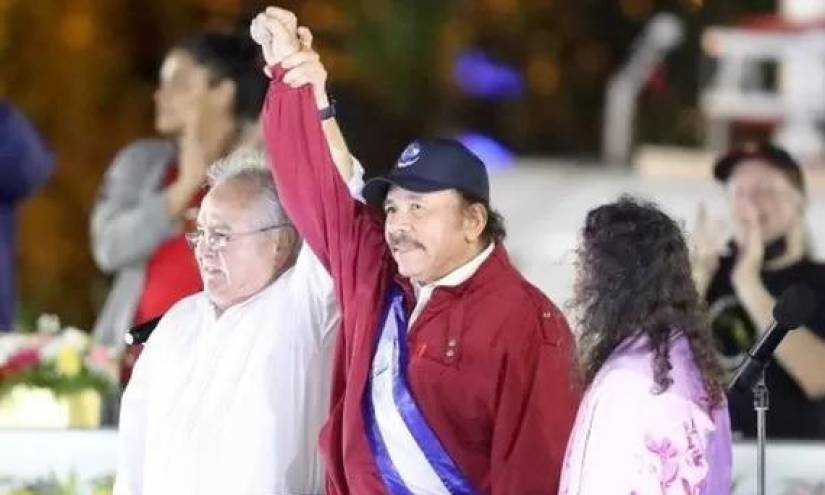 Daniel Ortega asume por quinta vez como presidente de Nicaragua