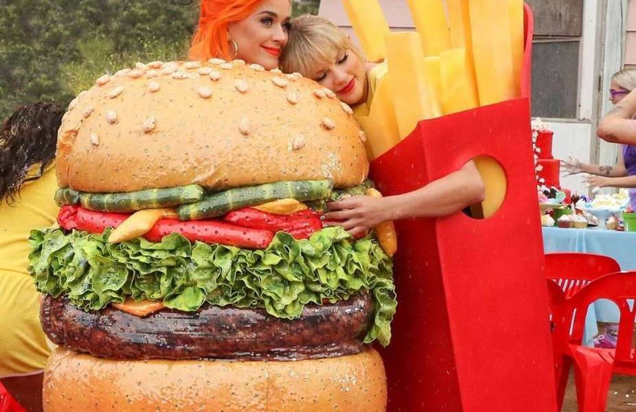 Taylor Swift y Katy Perry se reconcilian y aparecen en videoclip