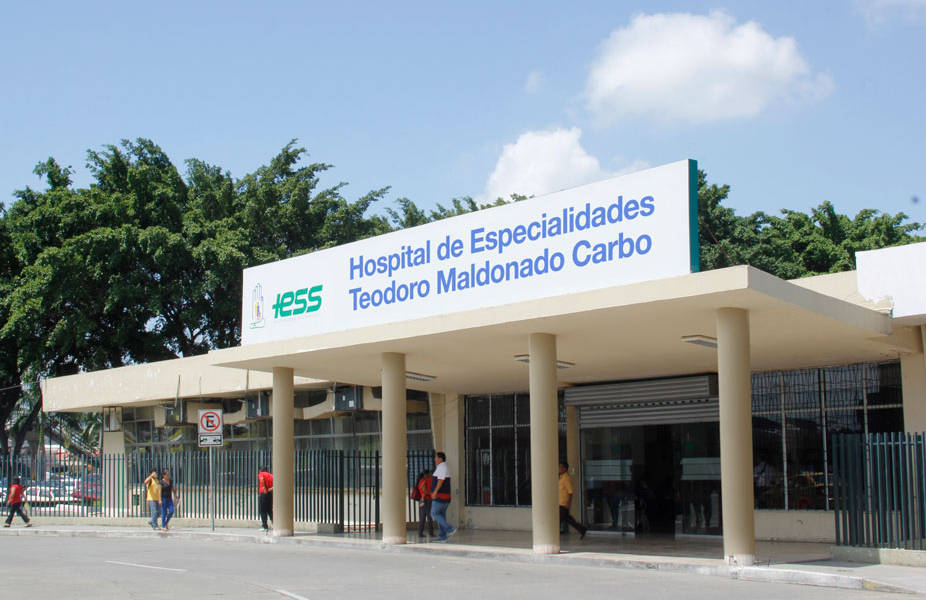 Detectan fuga de agua en hospital del IESS en Guayaquil