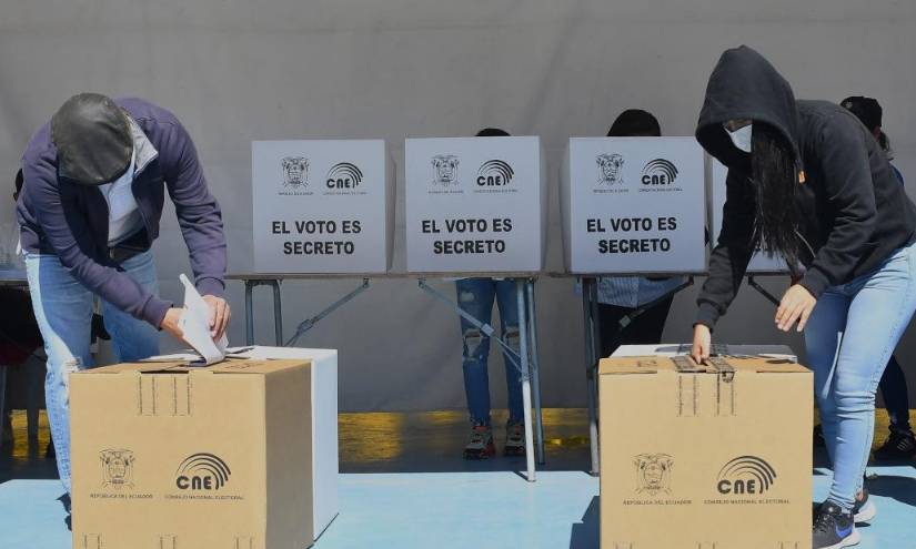 Para la presidenta del CNE, algunas organizaciones políticas, que sí tienen una fortaleza interna institucional, lograrán buscar a sus mejores cuadros.