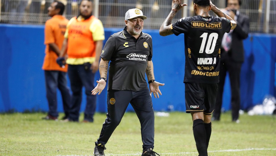Angulo:&quot;Maradona se va a enojar, era uno de sus consentidos&quot;