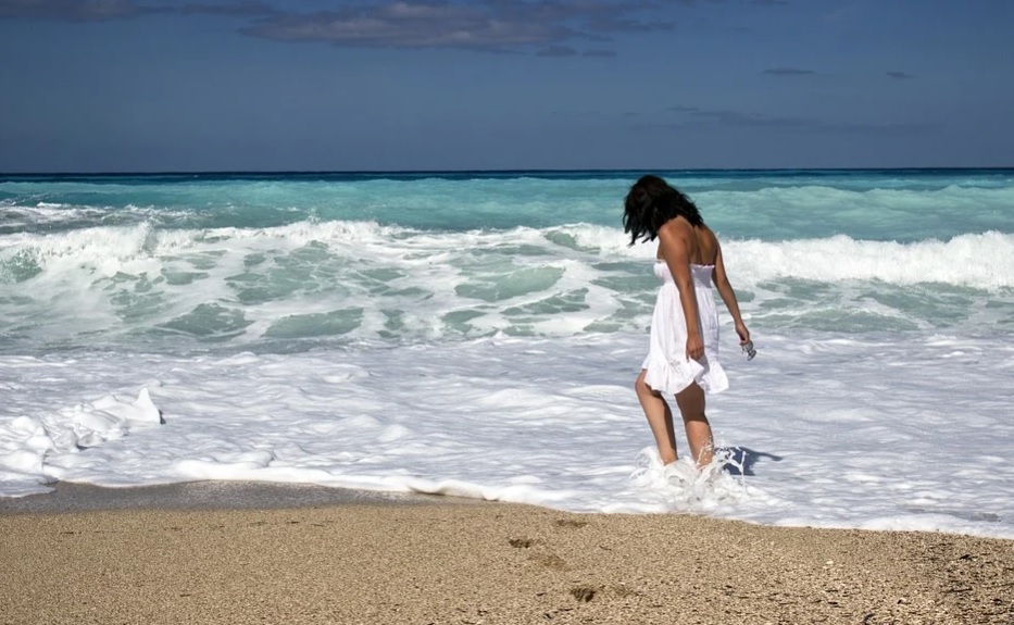 La broma del bikini que se disuelve en el agua