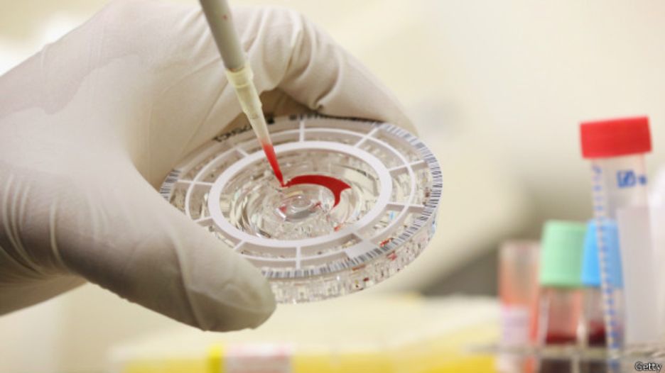 ¿Se hizo más contagioso el virus de ébola tras haber mutado?