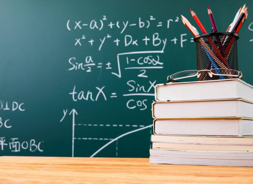 El puntaje mínimo para aprobar el año lectivo es 7.