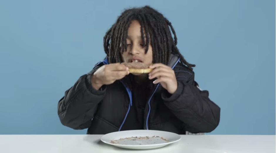 (VIDEO) La reacción de los niños al probar los desayunos del mundo