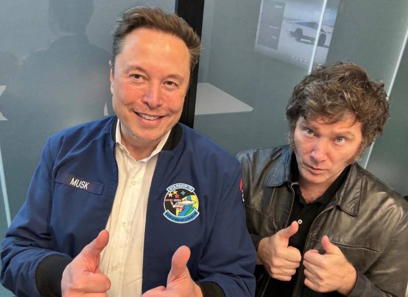 Fotografía divulgada en las redes de Javier Milei, donde aparece el presidente de Argentina, junto al empresario Elon Musk