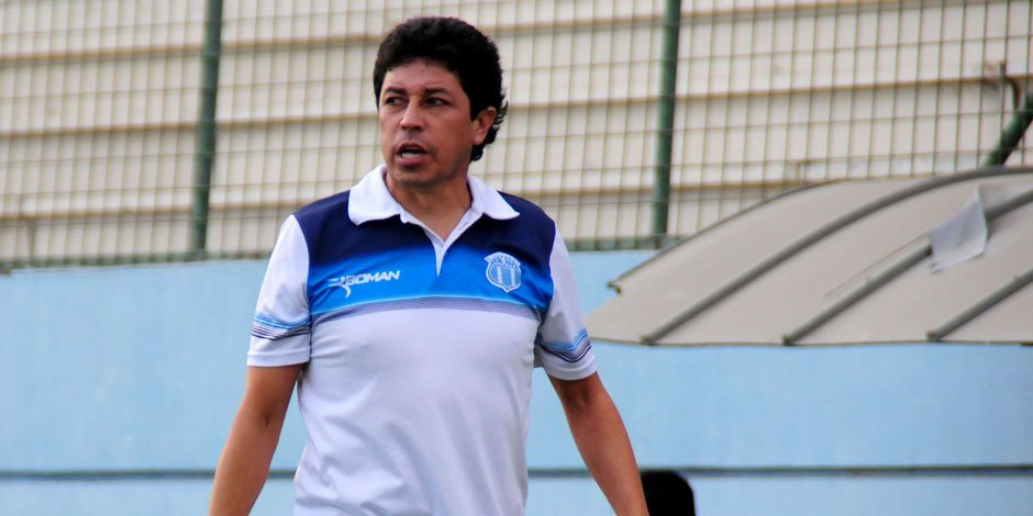 Vélez: &quot;Debemos buscar anotar en Bolivia&quot;