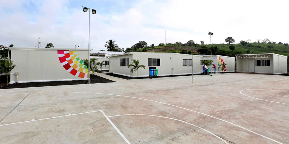 Empresa china incumplió con la construcción de 200 unidades educativas en Ecuador