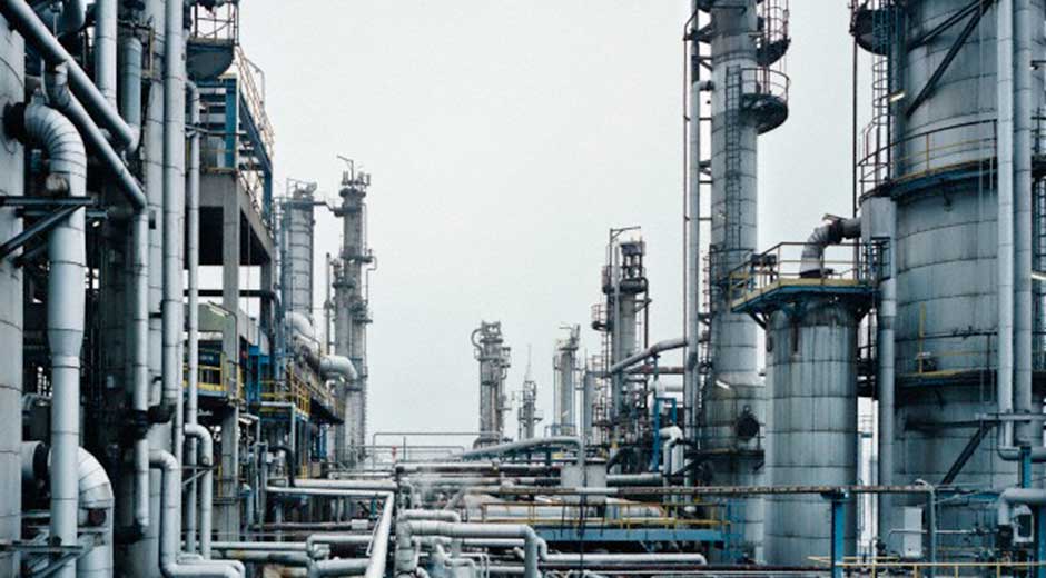 El petróleo termina en ligera alza en Nueva York, a 50,79 dólares el barril