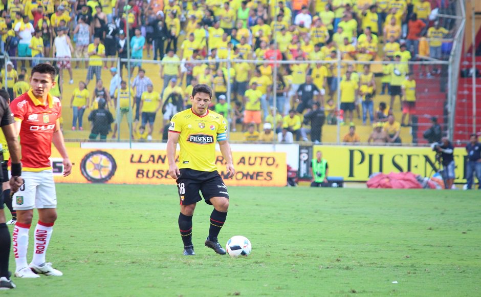 Oyola queda descartado para jugar ante Liga de Quito