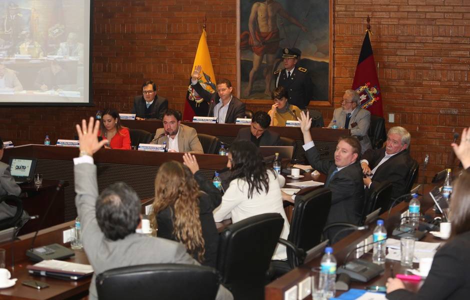 Alcalde y concejales de Quito se bajaron el sueldo