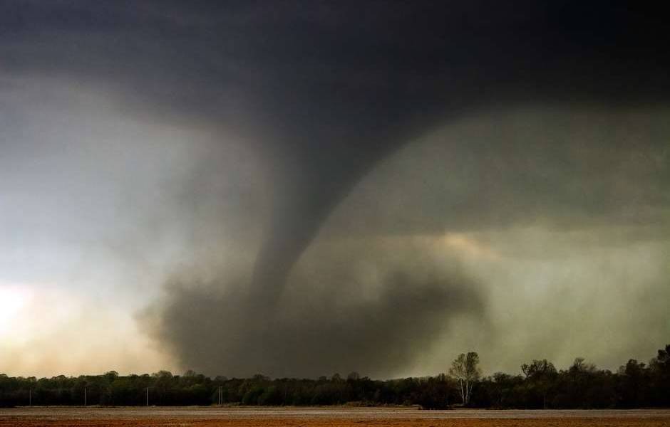 Tornados en centro y norte de Estados Unidos provocaron al menos 3 muertos