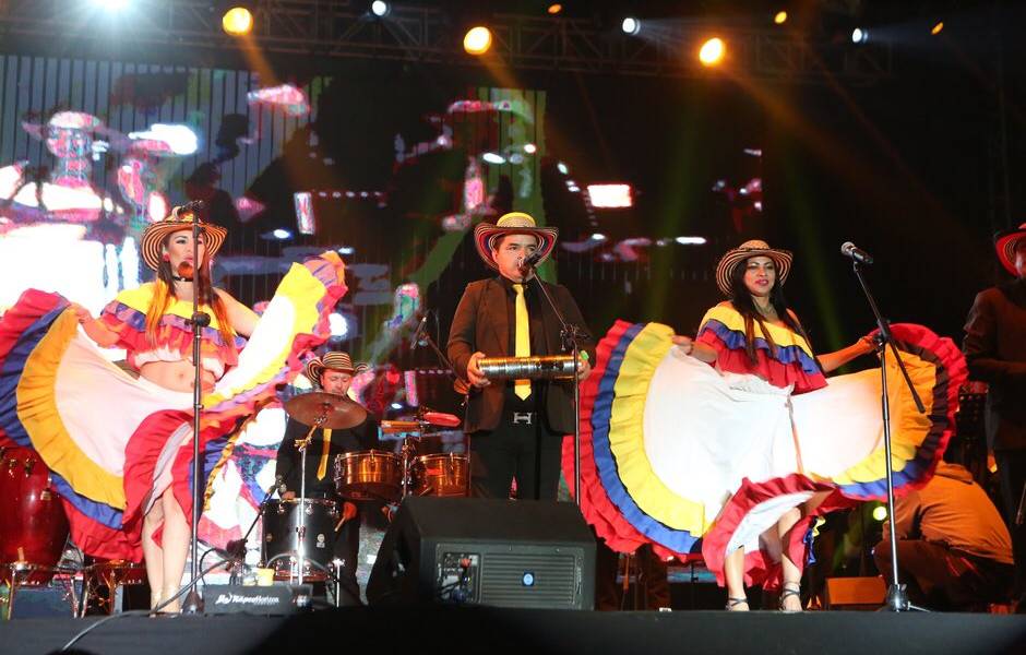 Quito vive a plenitud sus fiestas entre conciertos y desfiles