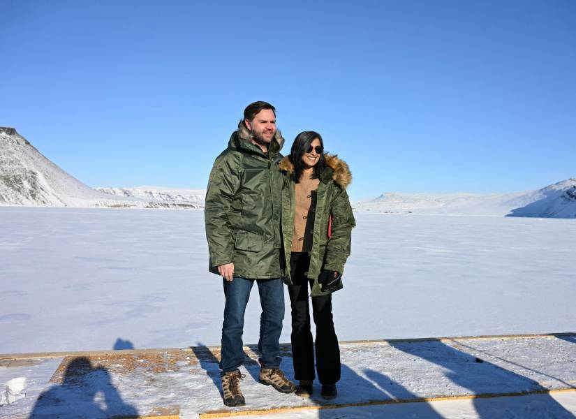 Imagen del 28 de marzo. El vicepresidente estadounidense, JD Vance, visitó en marzo, junto a su esposa -Usha Vance-, la base espacial de EE. UU. en Groenlandia.