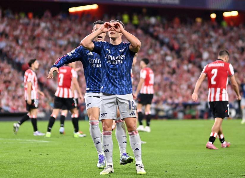 Leandro Trossard celebra su gol con el Arsenal contra el Athletic Club de Bilbao por la Champions League