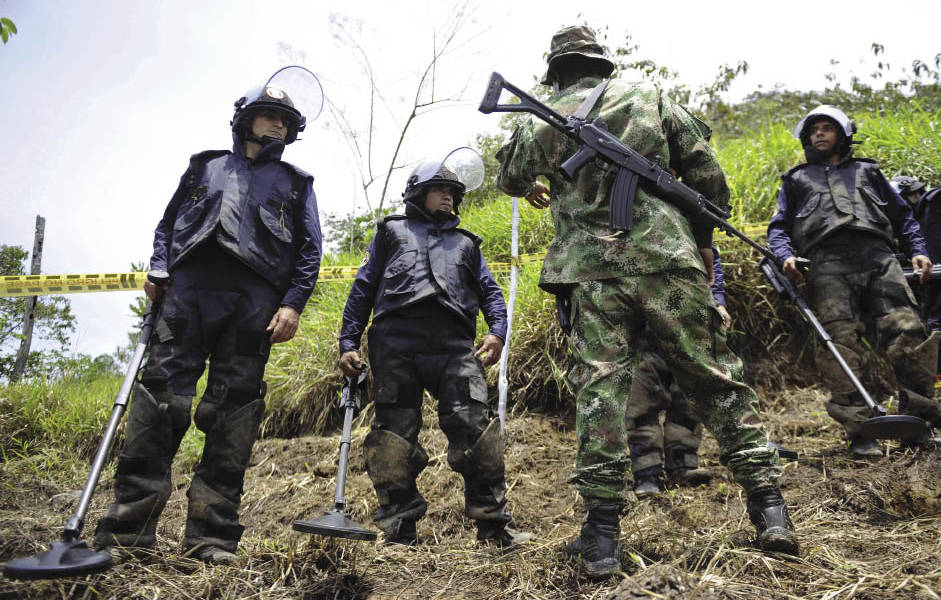 Ecuador programa destrucción de 15.595 minas antipersonas hasta 2017