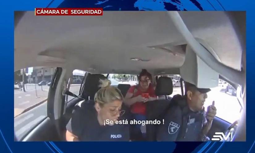 Argentina: el dramático momento protagonizado por dos policías que salvaron a una niña que no podía respirar