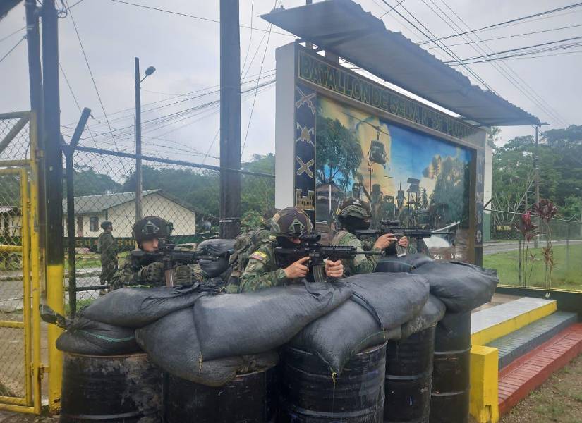 El grupo criminal Comandos de la Frontera atacó instalaciones militares en Sucumbíos