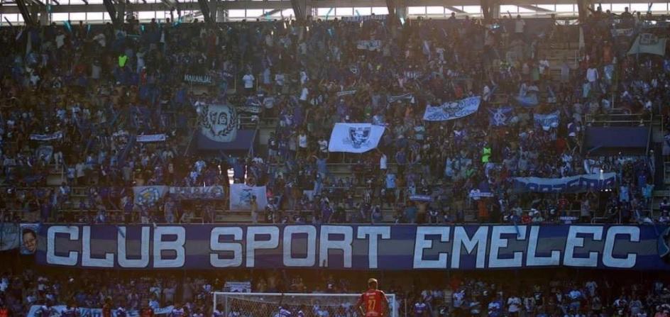 Se registraron enfrentamientos entre hinchas de Emelec afuera del estadio George Capwell