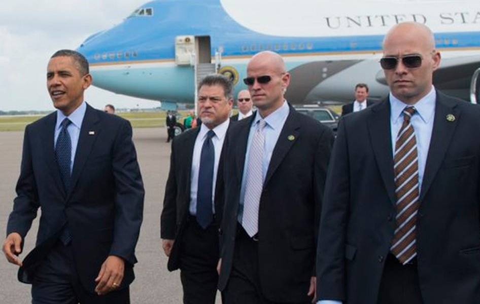 Suspenden a tres agentes secretos de Obama por salir de copas