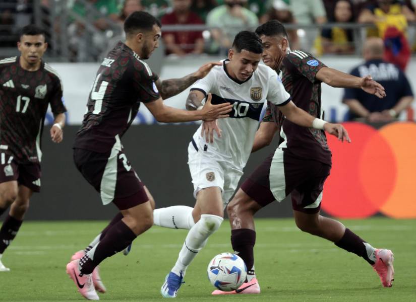 Kendry Páez arrastra marcas para librar a sus compañeros.