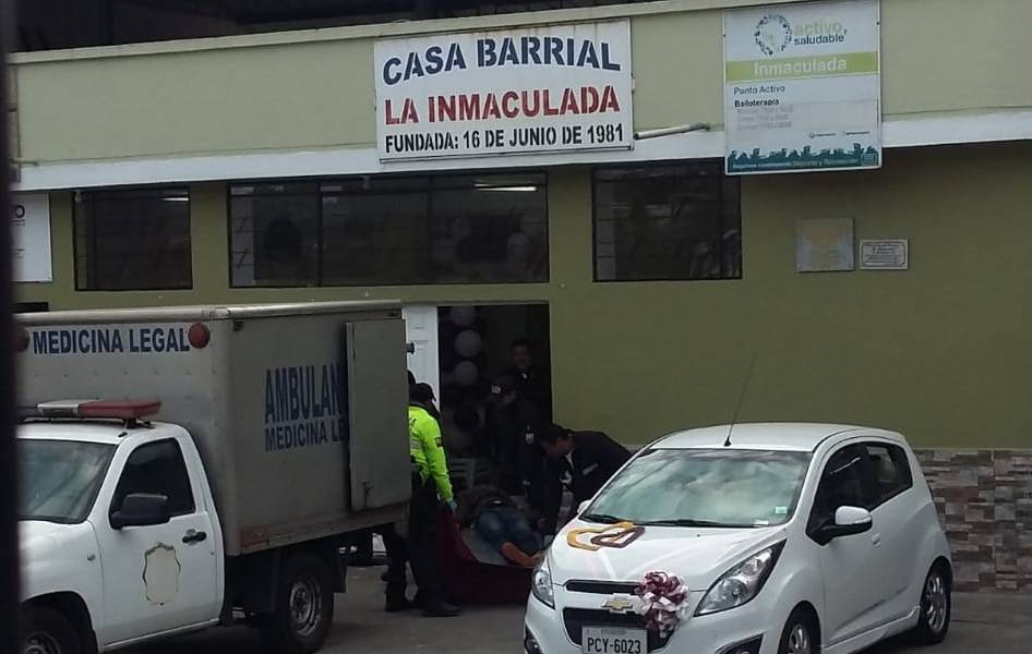 Disparan a recién casados en un barrio del sur de Quito