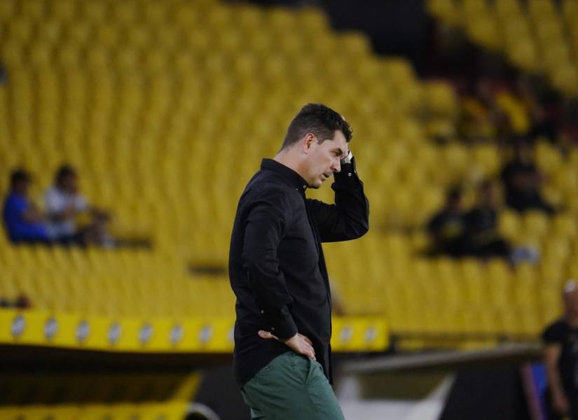 Ismael Rescalvo sacó a Jhonny Quiñónez y a Miguel Parrales de la alineación inicial.