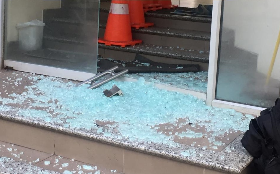 Investigan restos de explosión en sede de Teleamazonas Guayaquil