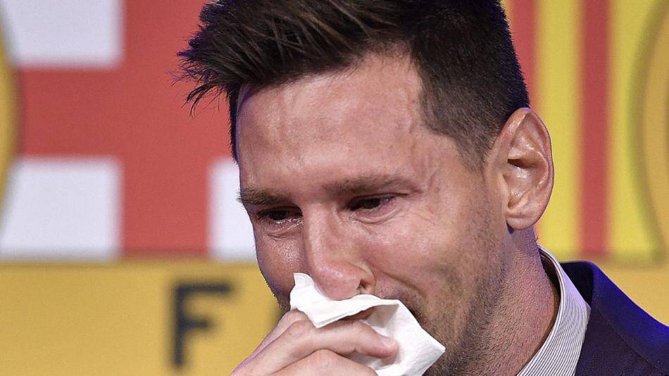 Messi se despide entre lágrimas del FC Barcelona