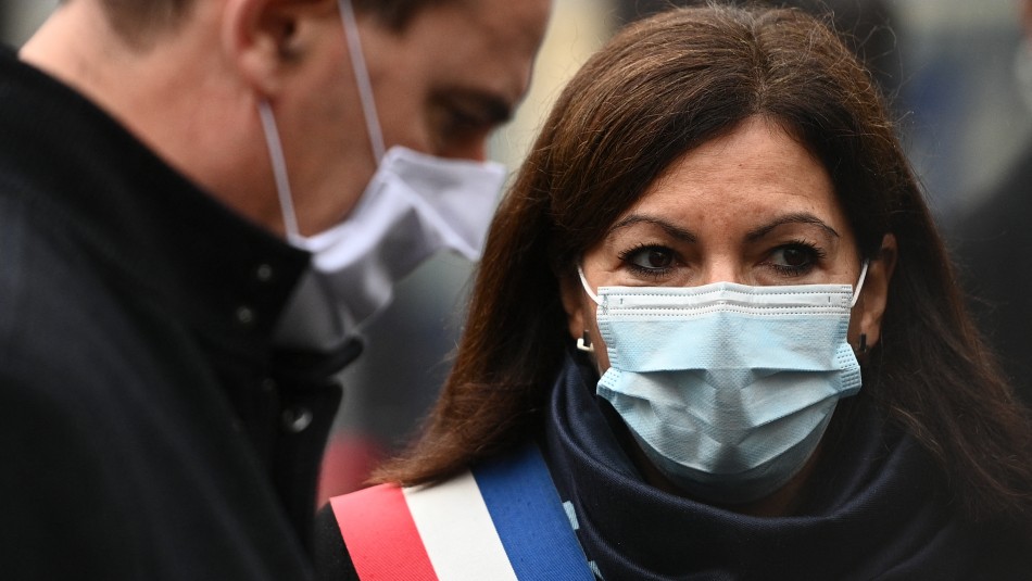 Multan a alcaldía de París por contar con demasiadas mujeres