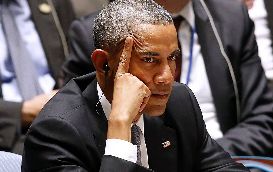 Revuelo por una imagen de Obama, su saludo militar y un café