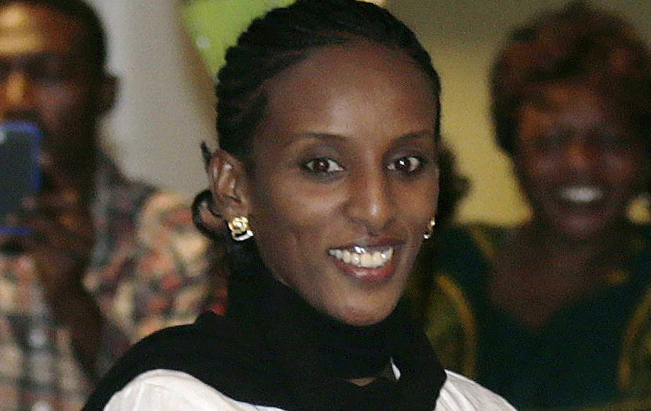 Sudanesa condenada a muerte realiza primera aparición en EE.UU.