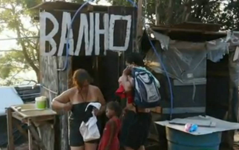 Brasil: lista de espera para vivir en tiendas de campaña
