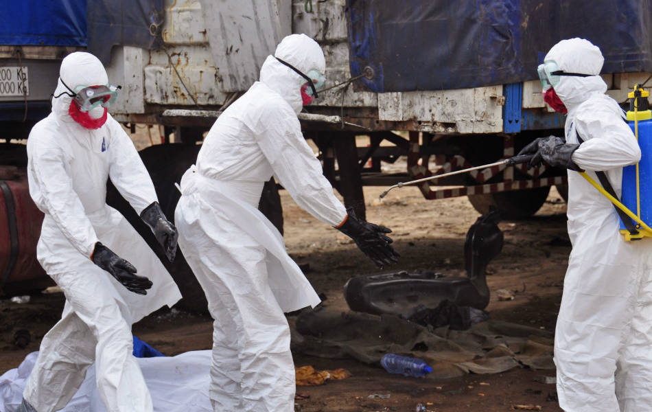 El ébola y el dilema ético de usar drogas experimentales