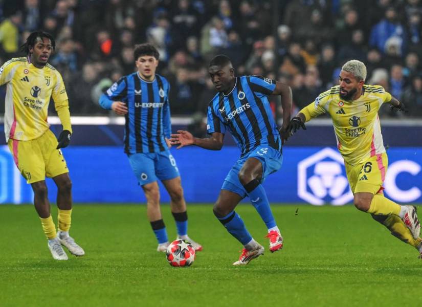 Joel Ordóñez en el partido ante Juventus por la Champions League