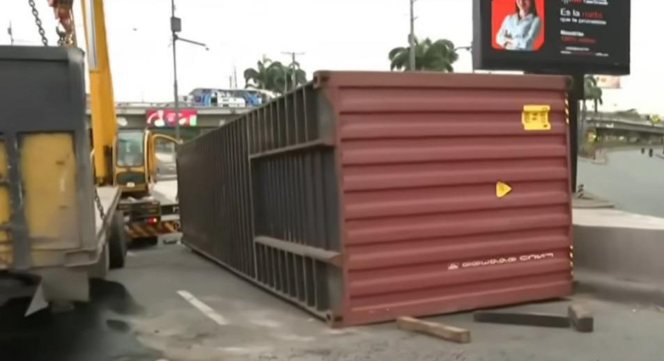 La CTE anuncia que intensificará los controles a tráileres en Ecuador, tras recientes siniestros