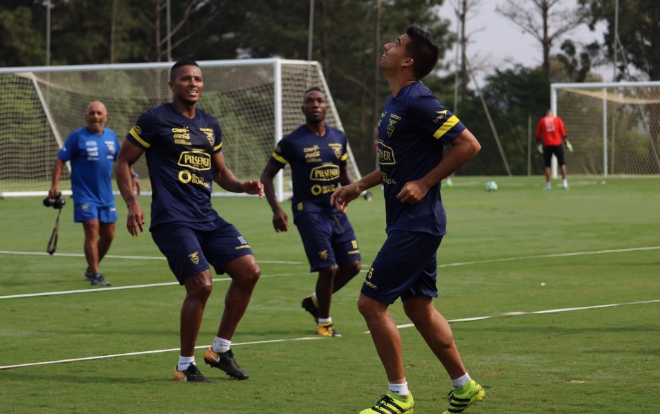 Ecuador tiene 7 jugadores amonestados y podrían perderse el duelo ante Perú