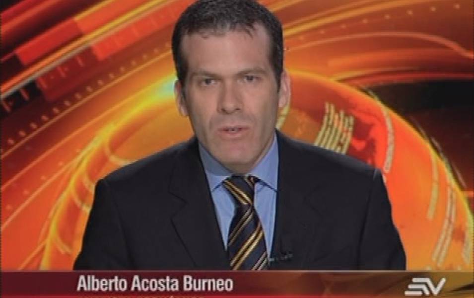 “Este es el momento para reducir impuestos”, sugiere analista Acosta