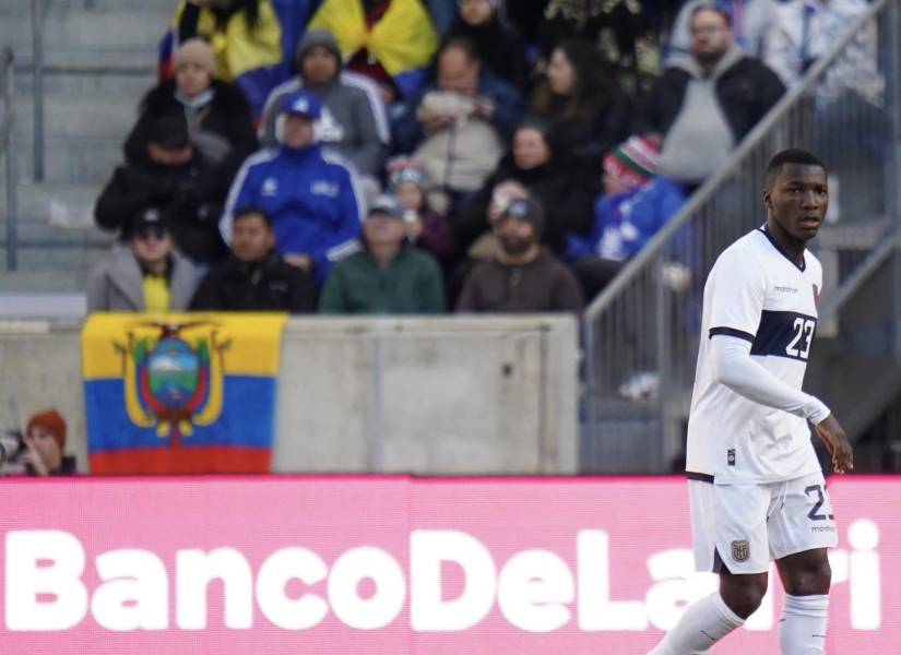 Moisés Caicedo en el partido amistoso contra Italia. (Cuenta X @LaTri)