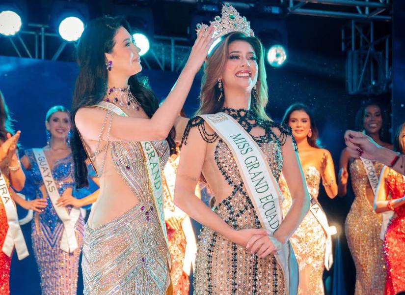 Samantha Quenedit siendo elegida Miss Grand Ecuador 2025.