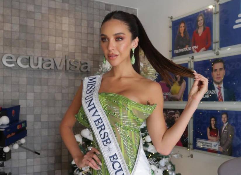 Nadia Mejía en los estudios de Ecuavisa.