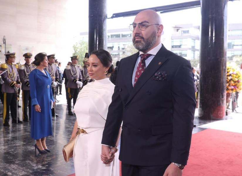 Mario Godoy y su esposa en la ceremonia de posesión de Daniel Noboa en mayo de 2025.